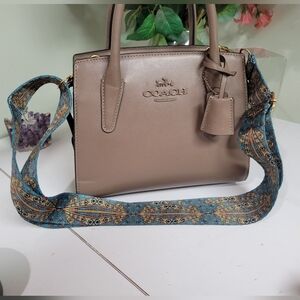 NWT Elegant Wide Adjustable Purse Strap. Gold Hardware. Boho Chic